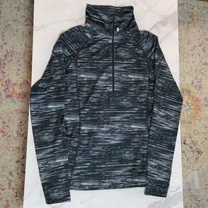 Under Armour Training Womens Long Sleeve Top Pullover Jacket size Medium